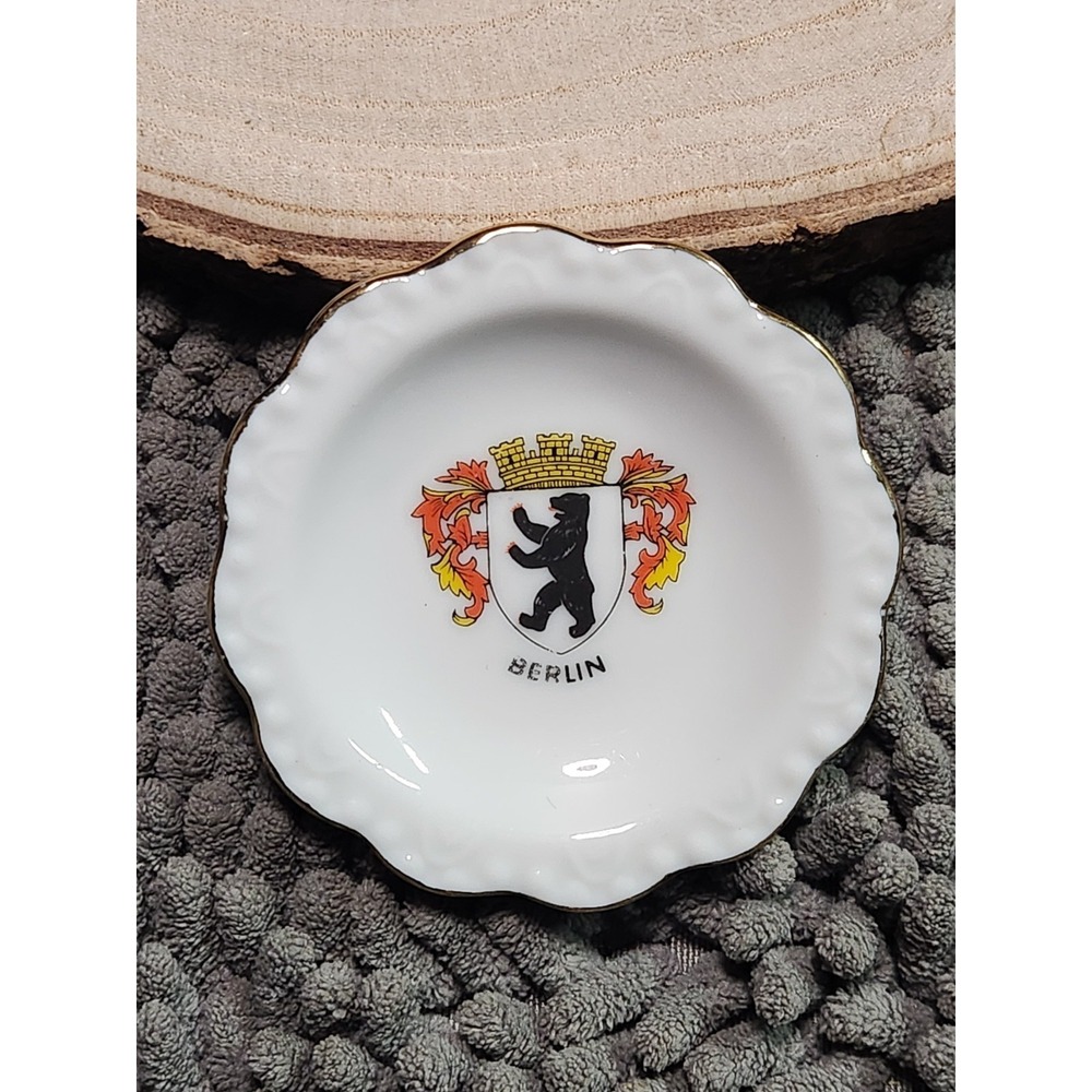 Reutter Porzellan Berlin Germany Miniature Plate/Dish Bear Crest